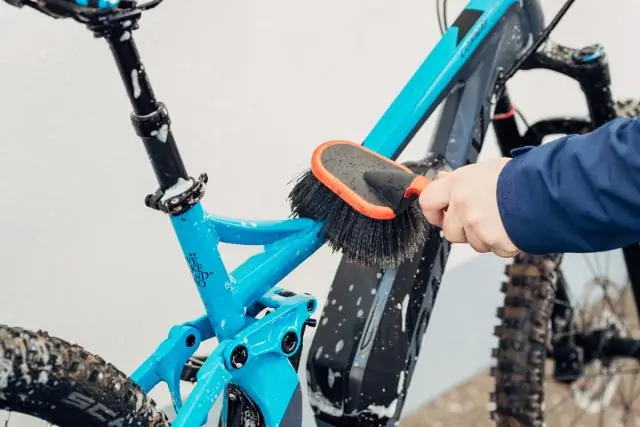 Что лучше - распылить или нанести щеткой герметик для проезжей части?