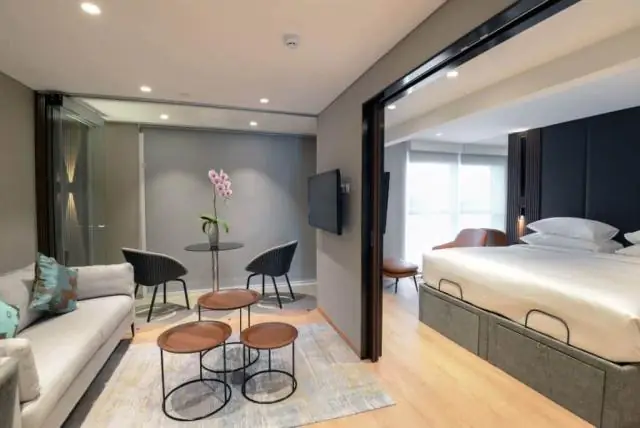 Есть ли апартаменты наверху?