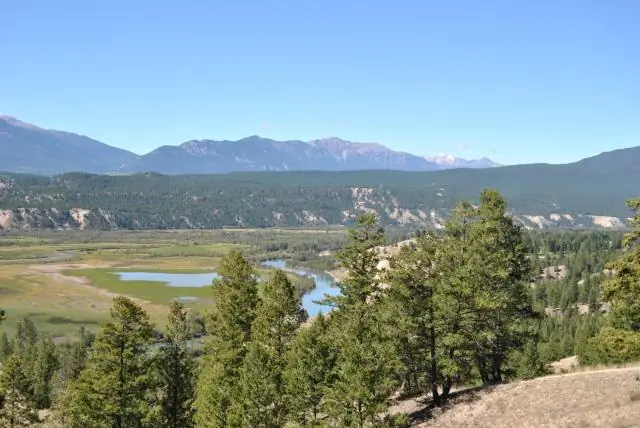 Кому принадлежит Castle Hot Springs AZ?