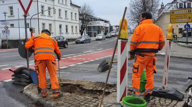 Водитель, участвующий в гонке с велосипедистом, получает испытательный срок