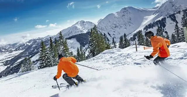 Лыжники в бегах, снимают свои трюки