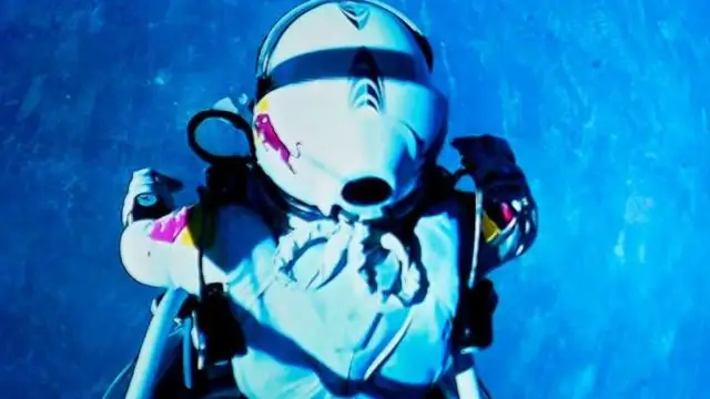 Смотрите в прямом эфире фильм Феликса Баумгартнера "Прыжок на 23 мили"