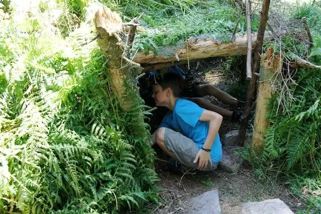 Как построить снежную пещеру?