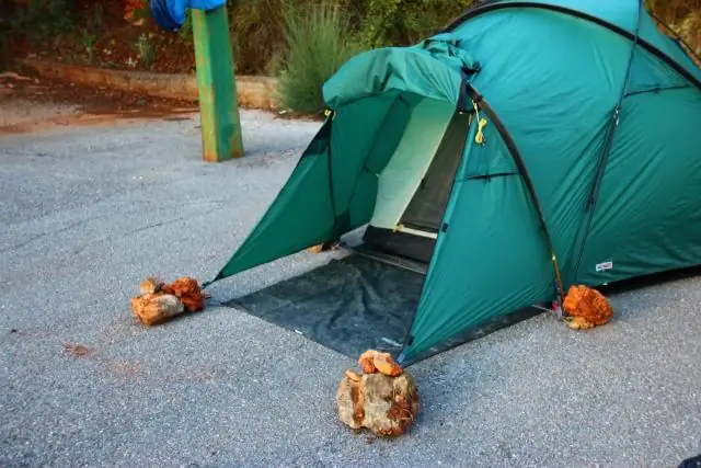 Как сохранить спальный мешок сухим во время горных походов?