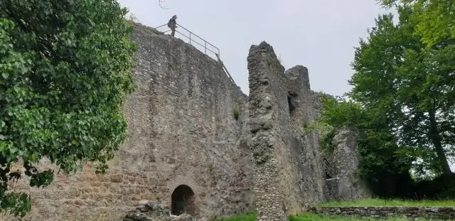 Будете ли вы оставаться сухими, бегая или гуляя под дождем?