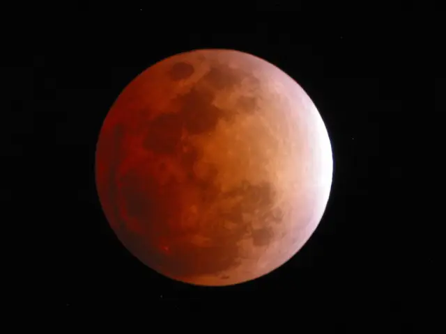 Сегодняшнее лунное затмение будет не еле заметным