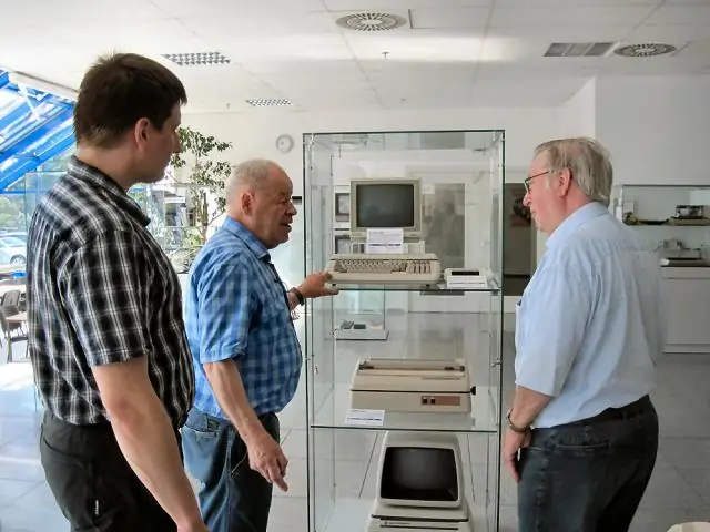 Коммодор Гельмут Беллмер мертв