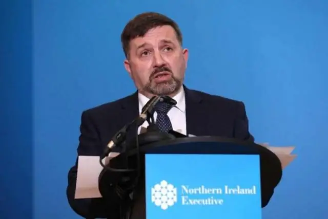 Две транснациональные корпорации успешно продвигаются вперед, одна моно на нейтральной территории