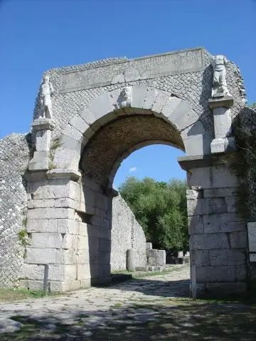 АРК: «Мирабелла V» помогает в спасении