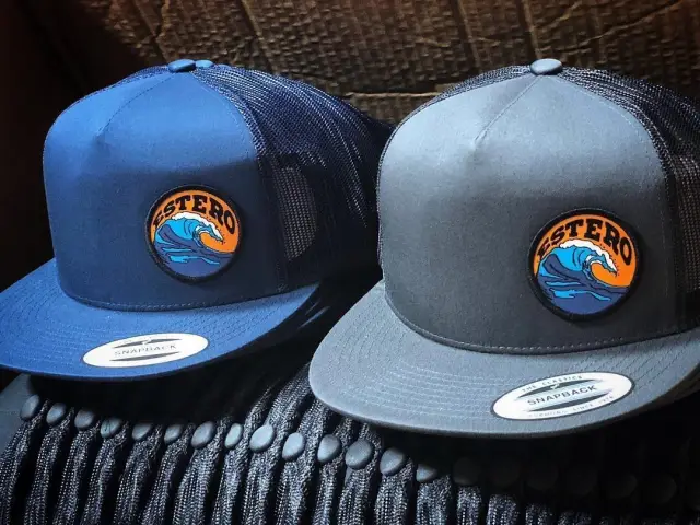 «Аутсайдеры» серфят впереди