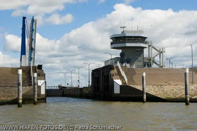 Замок Гизелау ремонтируется